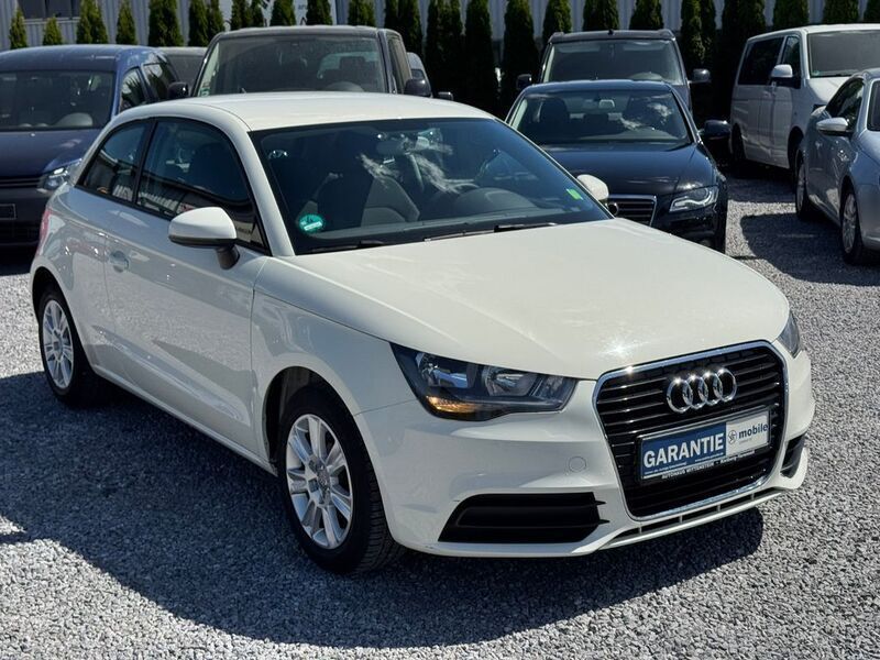 Weiß Gebraucht 2012 Audi A1 Attraction Kleinwagen | 7.899 € (Guter Preis) - Bild 1/4