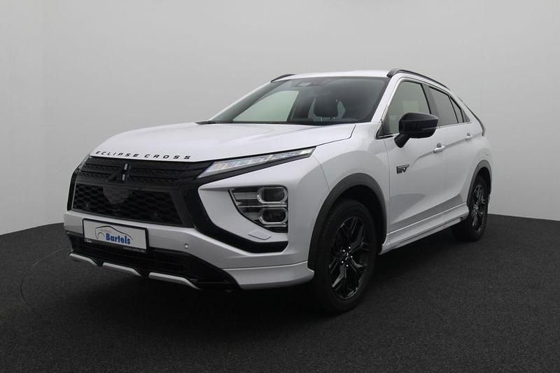 Weiß Gebraucht 2022 Mitsubishi Eclipse Cross Plus SUV | 23.990 € (Etwas zu teuer) - Bild 1/3