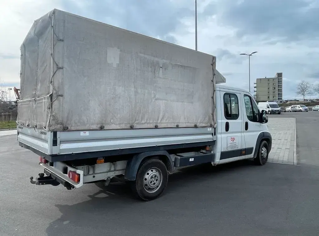 Używany Peugeot Boxer 120 KM (88 kW) 2018 Biały Van