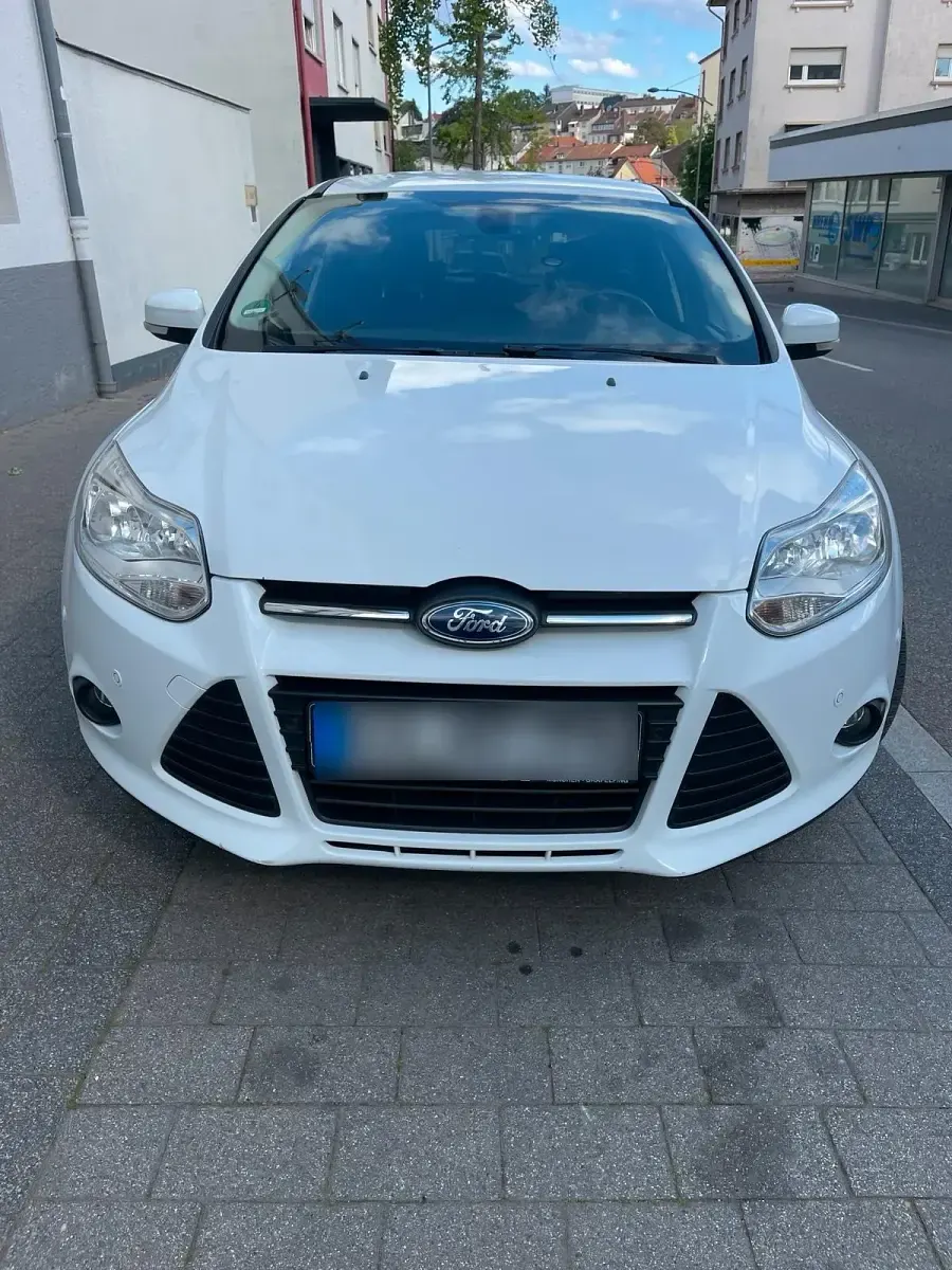 Gebraucht Ford Focus 115 PS (84 kW) 2014 Weiß Kombi