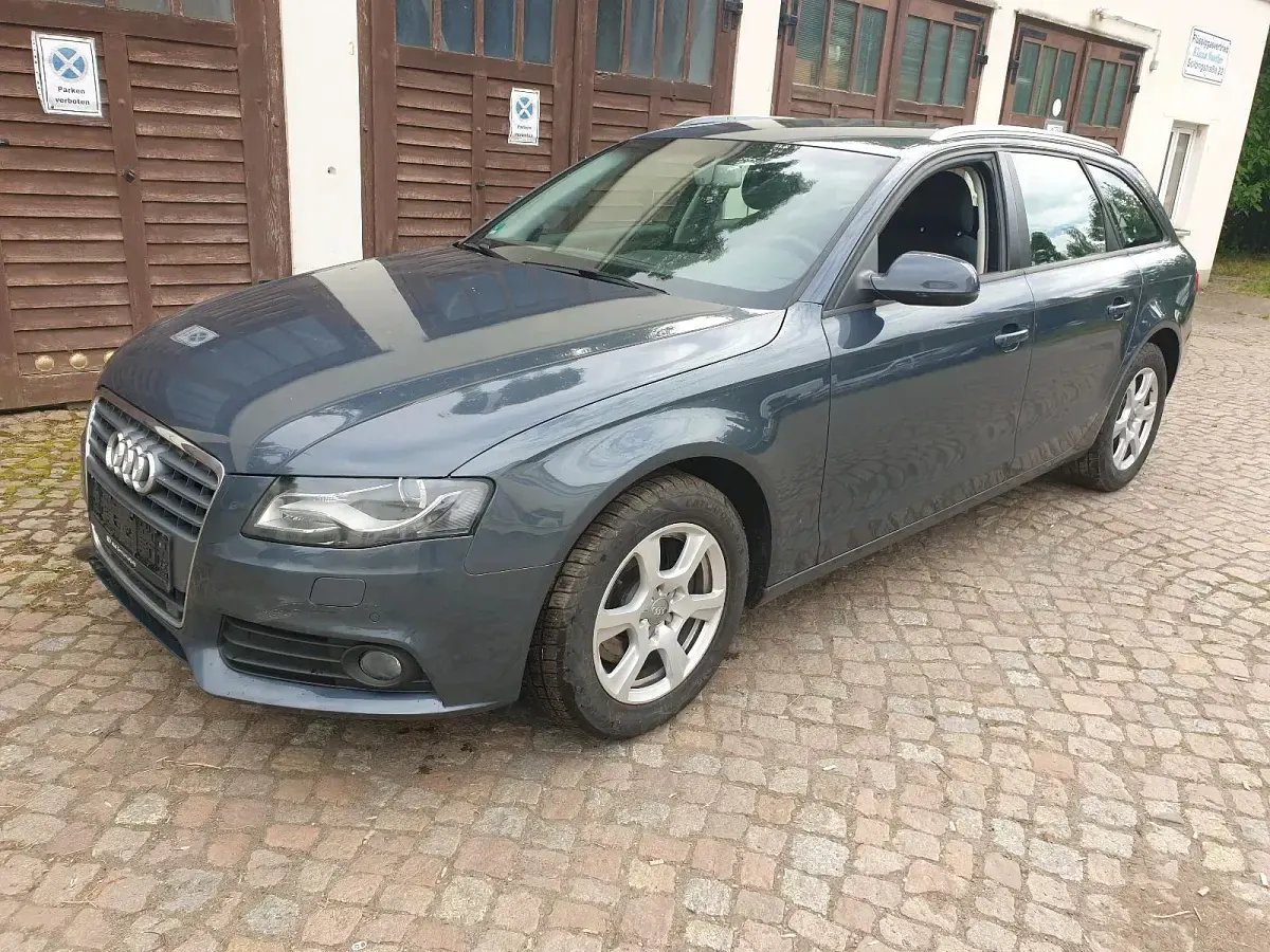 Gebraucht Audi A4 181 PS (133 kW) 2010 Grau Kombi
