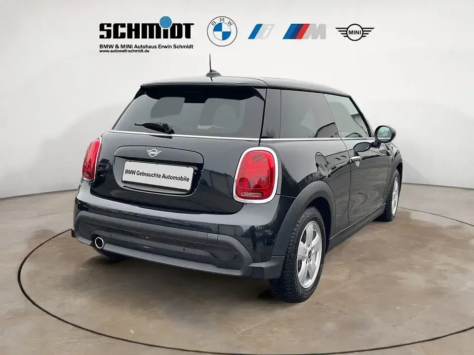 Gebraucht Mini Cooper Essential 136 PS (100 kW) 2024 Schwarz Kleinwagen