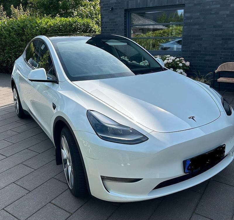 Weiß Gebraucht 2022 Tesla Model Y Performance SUV | 34.800 € (Guter Preis) - Bild 1/4