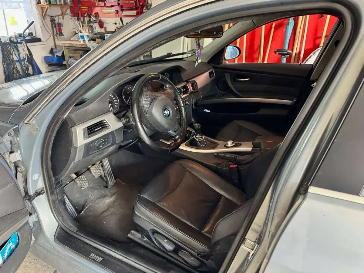 Gebraucht BMW 330 231 PS (169 kW) 2006 Grau Kombi