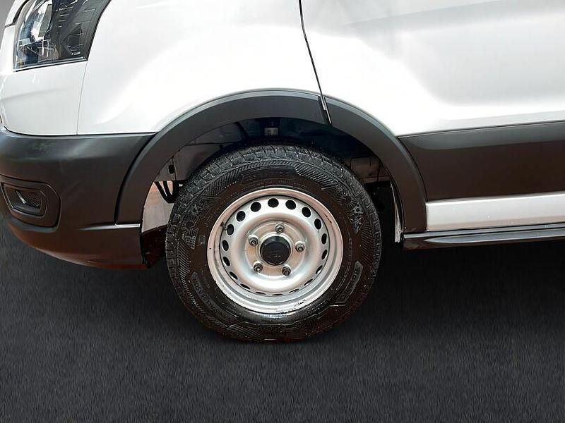 Gebraucht Ford Transit Trend 131 PS (96 kW) 2022 Weiß Limousine