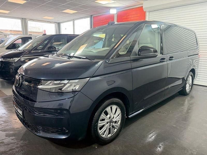 Second-hand VW Multivan Basis 150 CP (110 kW) 2024 Albastru Monovolum