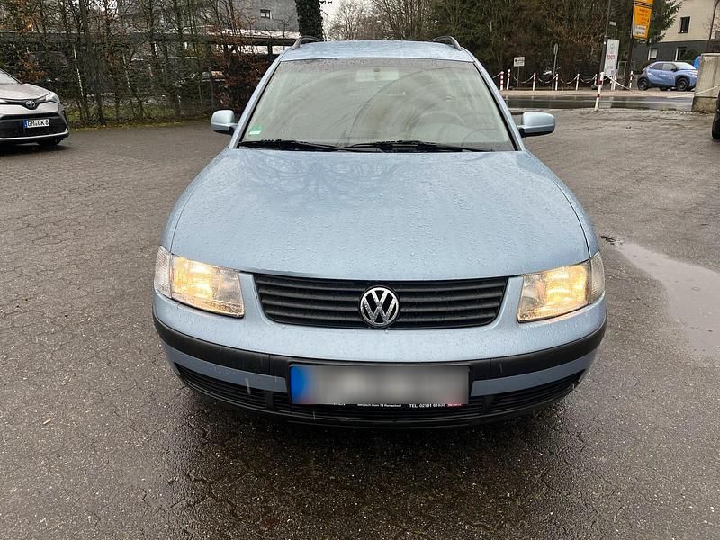 Gebraucht VW Passat 2000 Blau Kombi