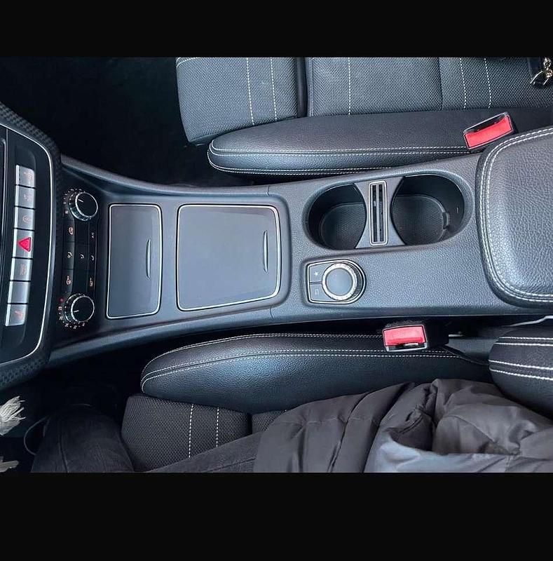 Schwarz Gebraucht 2016 Mercedes A200 Edition Limousine | 16.300 € (Etwas zu teuer) - Bild 1/4
