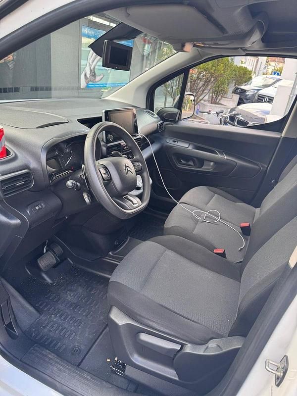 Second-hand Citroën Berlingo 131 CP (96 kW) 2021 Alb Monovolum