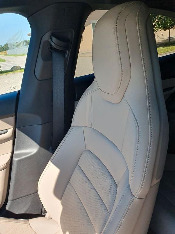 Gebraucht Porsche Taycan 350 kW (476 PS) 2022 Weiß Limousine