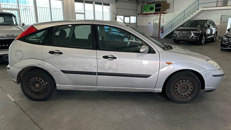 Gebraucht Ford Focus 116 PS (85 kW) 2004 Silber Limousine