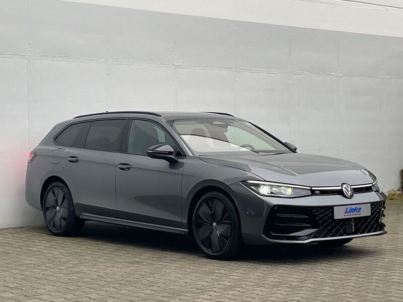 Gebraucht VW Passat R-line 193 PS (141 kW) 2024 Diabasgrau metallic Kombi