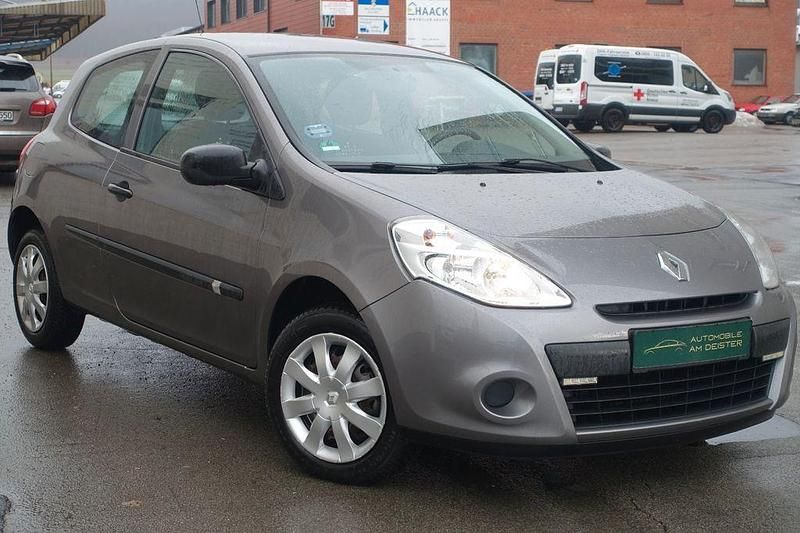Gebraucht Renault Clio III 75 PS (55 kW) 2012 Grau Kleinwagen