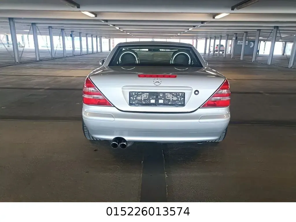 Gebraucht Mercedes SLK230 193 PS (141 kW) 1998 Silber Cabrio