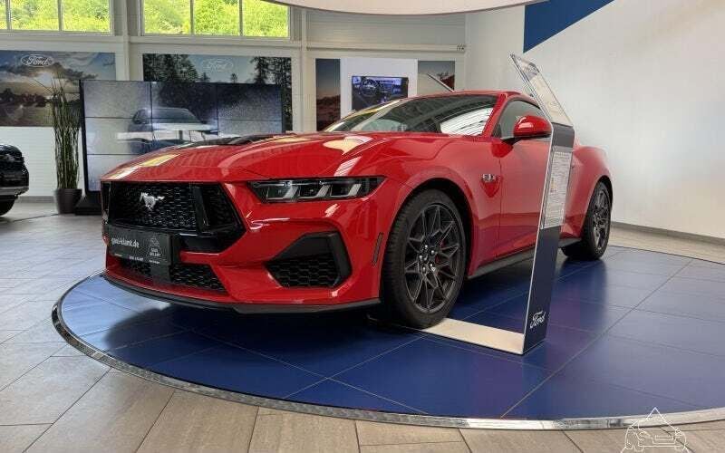 Racerot Neu 2025 Ford Mustang GT Coupé | 59.920 € (Fairer Preis) - Bild 1/4
