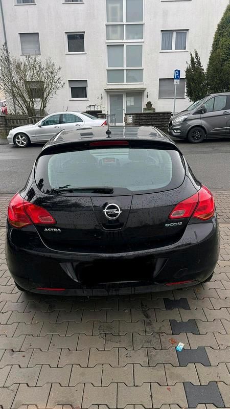 Gebraucht Opel Astra Eco 100 PS (73 kW) 2011 Schwarz Kleinwagen