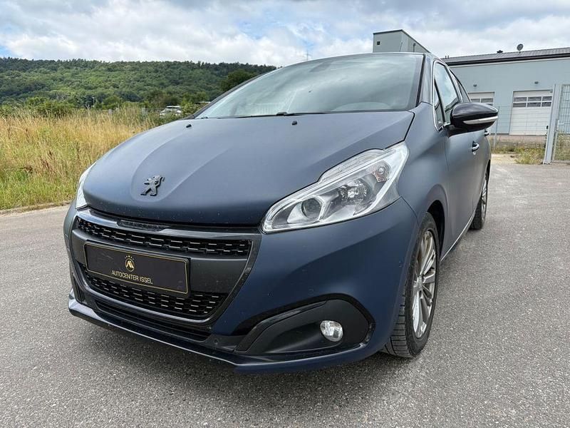 Schwarz Gebraucht 2017 Peugeot 208 Allure Kleinwagen | 5.990 € (Superpreis) - Bild 1/4