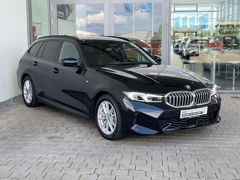 Schwarz Gebraucht 2025 BMW 330 M Sport Kombi | 49.985 € (Fairer Preis) - Bild 1/3