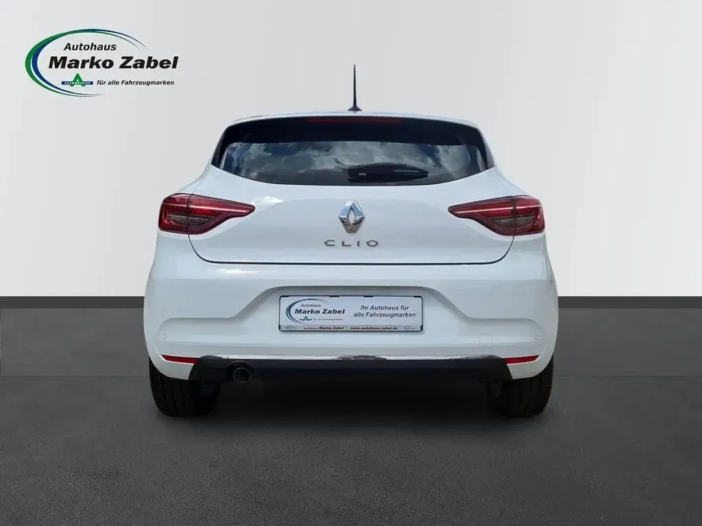 Gebraucht Renault Clio 91 PS (66 kW) 2021 Weiss glacier Kleinwagen