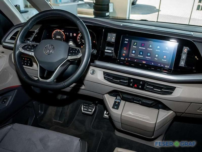 Second-hand VW Multivan Style 150 CP (110 kW) 2025 Negru Monovolum