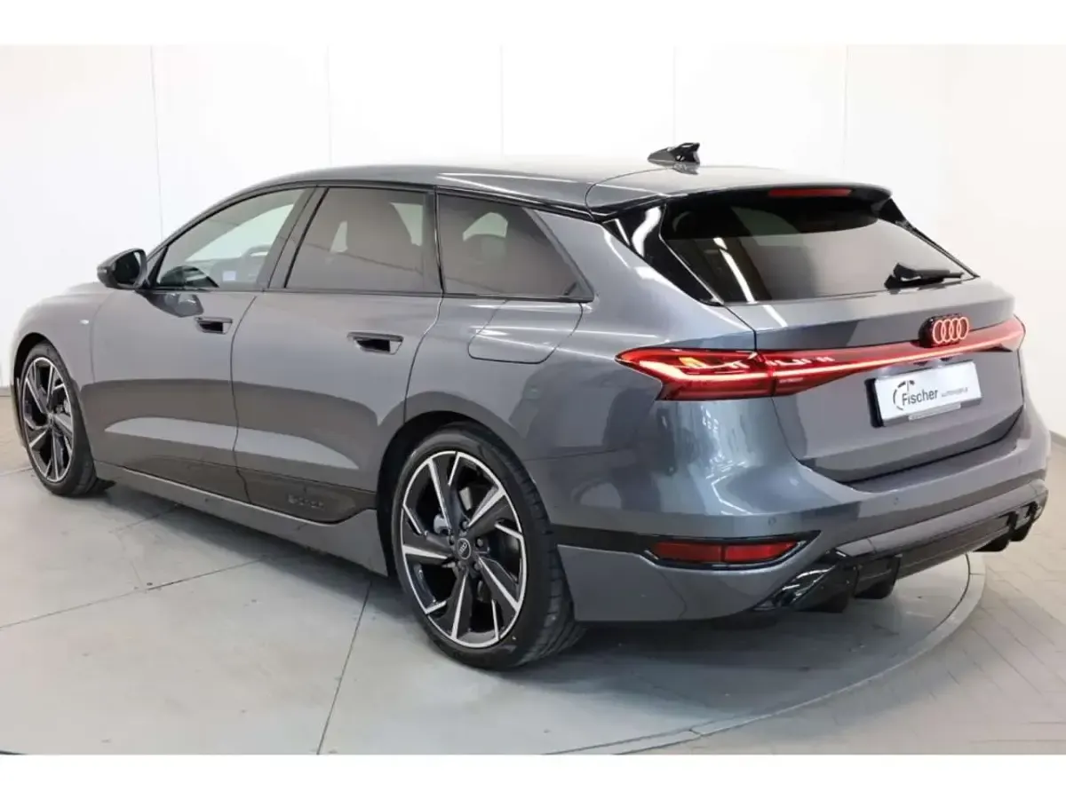 Gebraucht Audi A6 e-tron Business 314 kW (428 PS) 2026 Daytonagrauperleffekt Kombi