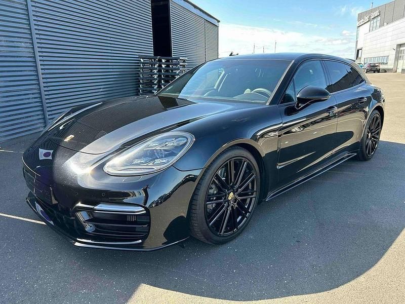 Schwarz Gebraucht 2019 Porsche Panamera S E-Hybrid Sport Turismo Limousine | 61.880 € (Fairer Preis) - Bild 1/4