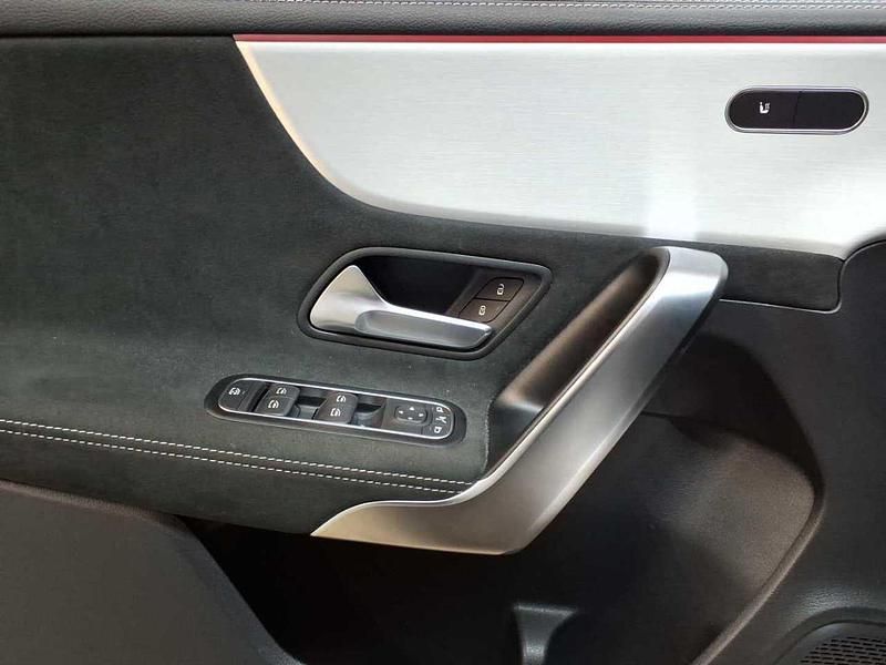 Gebraucht Mercedes A200 Edition 163 PS (119 kW) 2022 Iridiumsilber metallic Limousine