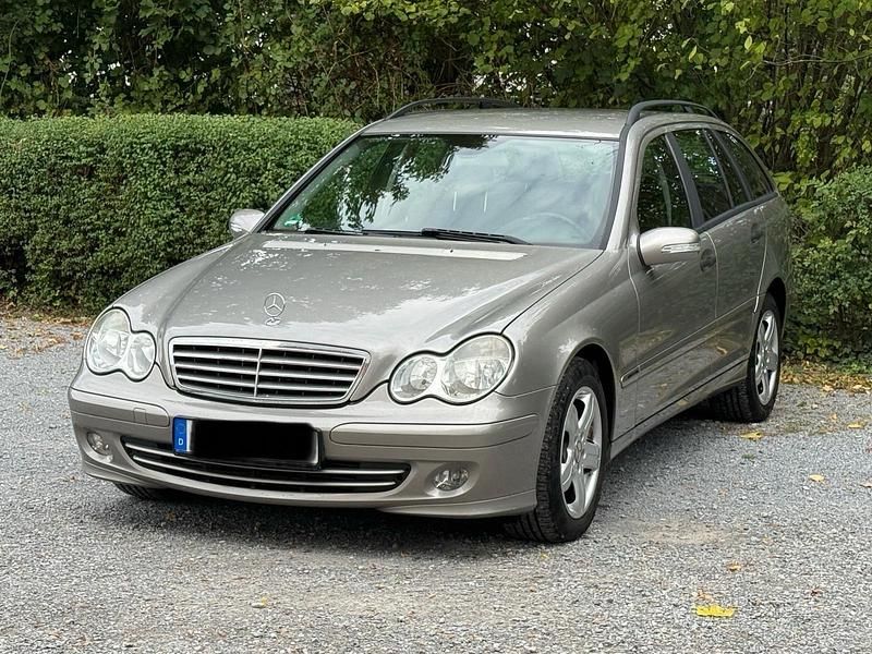 Grau Gebraucht 2005 Mercedes C180 Kombi | 1.650 € (Superpreis) - Bild 1/4