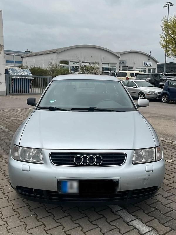 Gebraucht Audi A3 106 PS (77 kW) 1997 Silber Kleinwagen