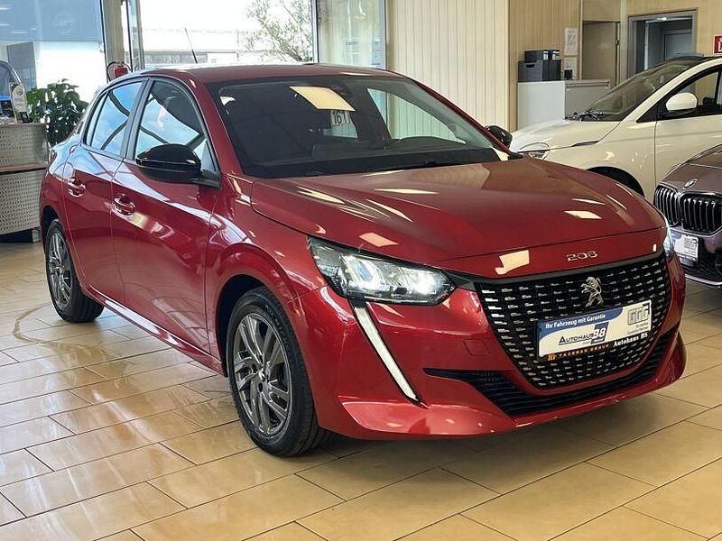 Gebraucht Peugeot 208 101 PS (74 kW) 2023 Rot Kleinwagen