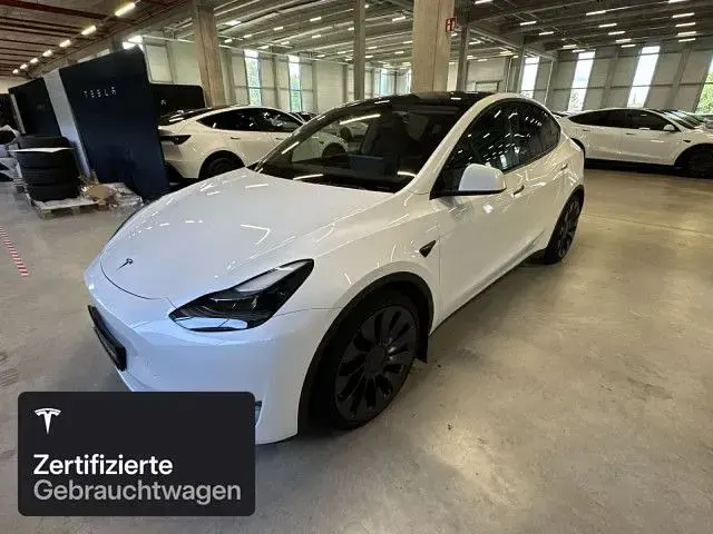 Gebraucht Tesla Model Y Performance 392 kW (533 PS) 2023 Pearl white multicoat SUV