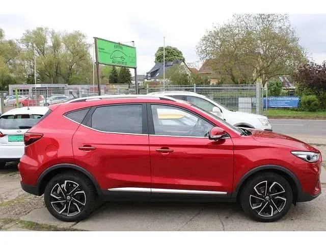 Gebraucht MG ZS Exclusive 106 PS (77 kW) 2023 Rot SUV