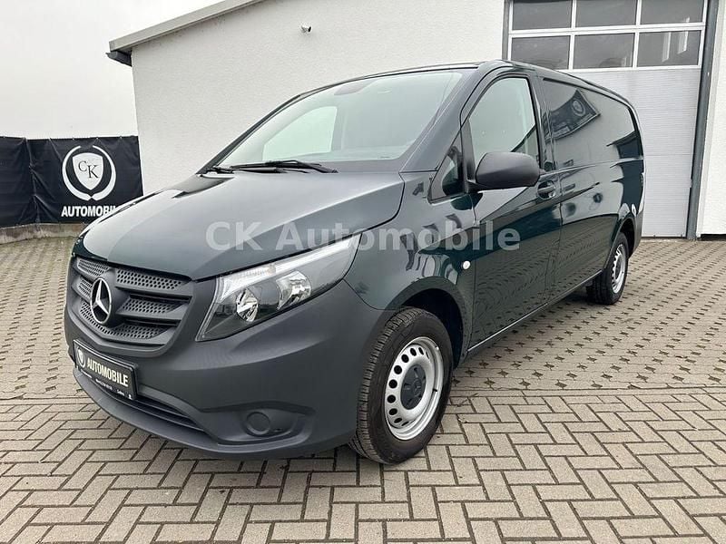 Granitgruen Gebraucht 2023 Mercedes Vito Van / Kleinbus | 29.900 € (Superpreis) - Bild 1/4