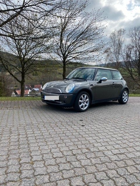 Grau Gebraucht 2006 Mini ONE Kleinwagen | 3.600 € (Fairer Preis) - Bild 1/4