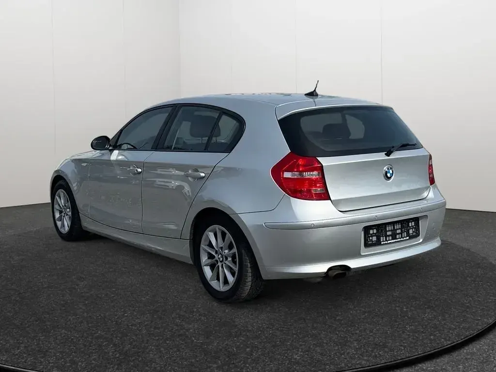 Käytetty BMW 116 Performance 122 HP (89 kW) 2009 Hopea Viistoperä