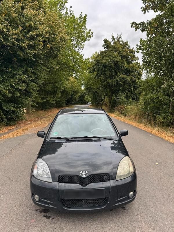 Schwarz Gebraucht 2001 Toyota Yaris Kleinwagen | 850 € (Superpreis) - Bild 1/4