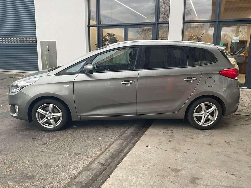 Gebraucht Kia Carens Vision 135 PS (99 kW) 2014 Titaniumsilber met. Van / Kleinbus