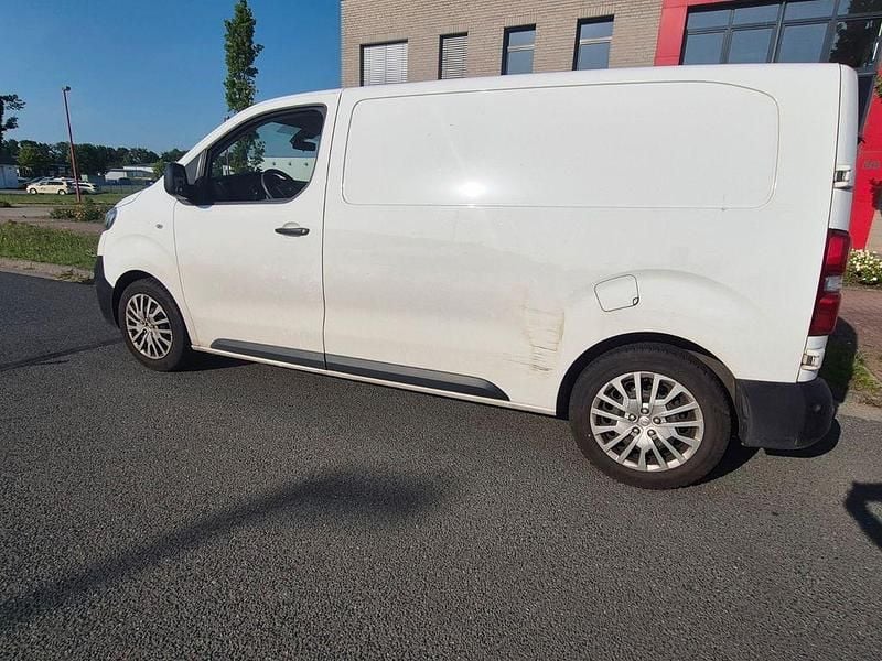 Weiß Gebraucht 2021 Opel Vivaro Edition Van / Kleinbus | 9.900 € (Superpreis) - Bild 1/4