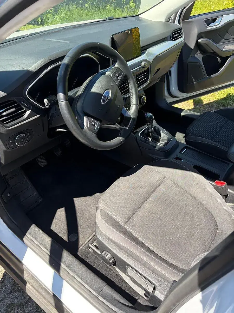 Gebraucht Ford Focus Cool & Connect 125 PS (91 kW) 2021 Weiß Kombi