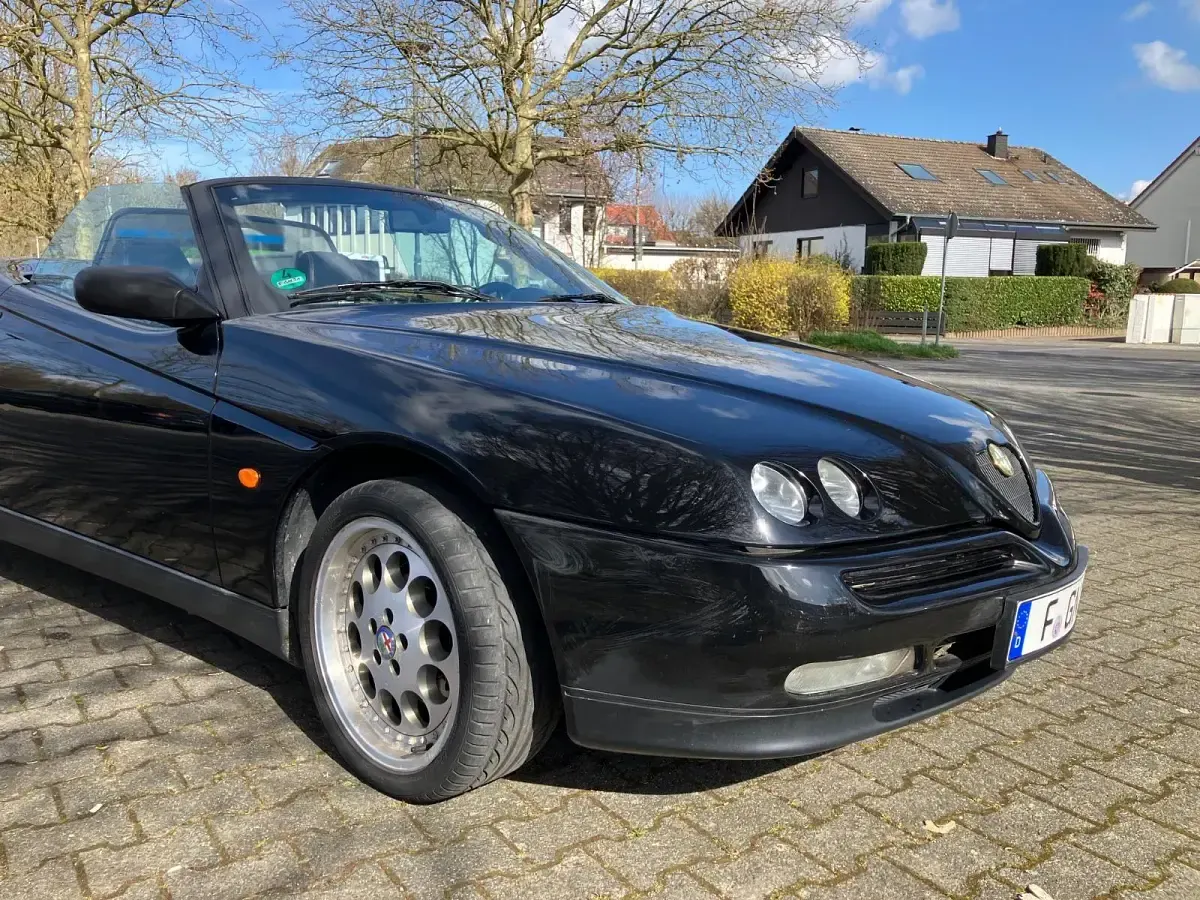 Second-hand Alfa Romeo Spider 150 CP (110 kW) 1997 Cabrio