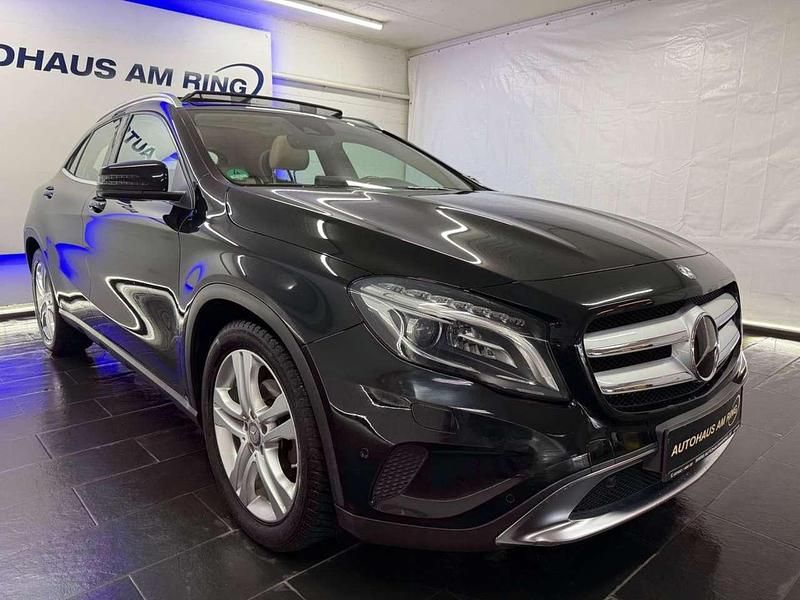 Gebraucht Mercedes GLA200 156 PS (114 kW) 2016 Schwarz SUV