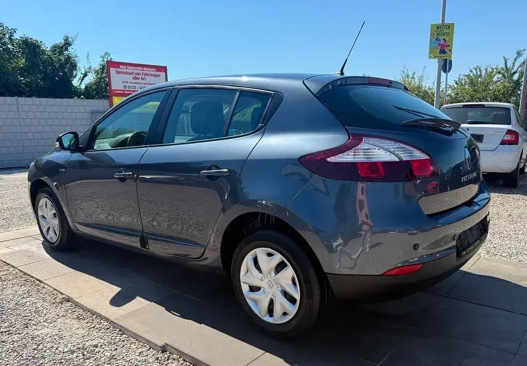 Gebraucht Renault Mégane III LIMITED 110 PS (80 kW) 2015 Titangrau Limousine