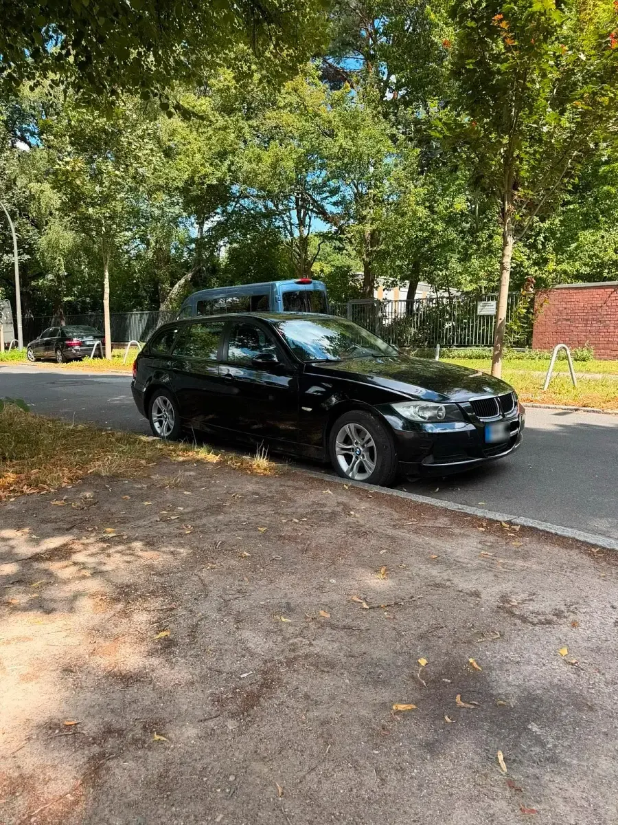 Gebraucht BMW 318 143 PS (105 kW) 2008 Schwarz Kombi