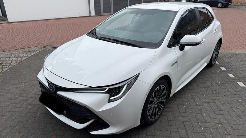 Weiß Gebraucht 2020 Toyota Corolla Team Limousine | 19.250 € (Guter Preis) - Bild 1/4