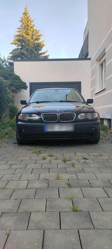Blau Gebraucht 2004 BMW 325 Sport Line Limousine | 4.500 € (Fairer Preis) - Bild 1/4