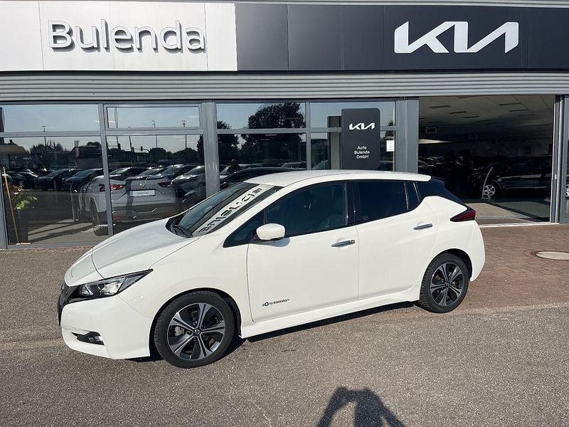 White (s) Gebraucht 2019 Nissan Leaf N-Connecta Kleinwagen | 15.990 € (Teuer) - Bild 1/4