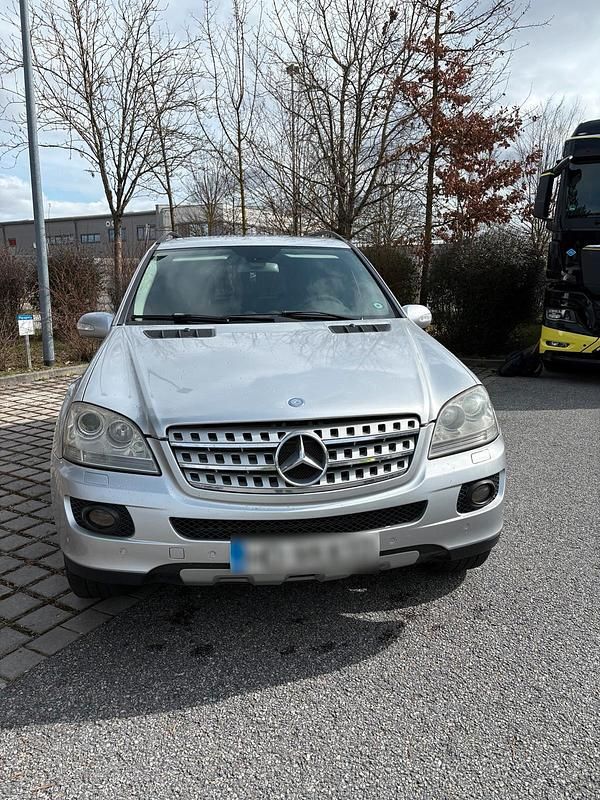 Gebraucht Mercedes ML320 224 PS (164 kW) 2007 Silber SUV