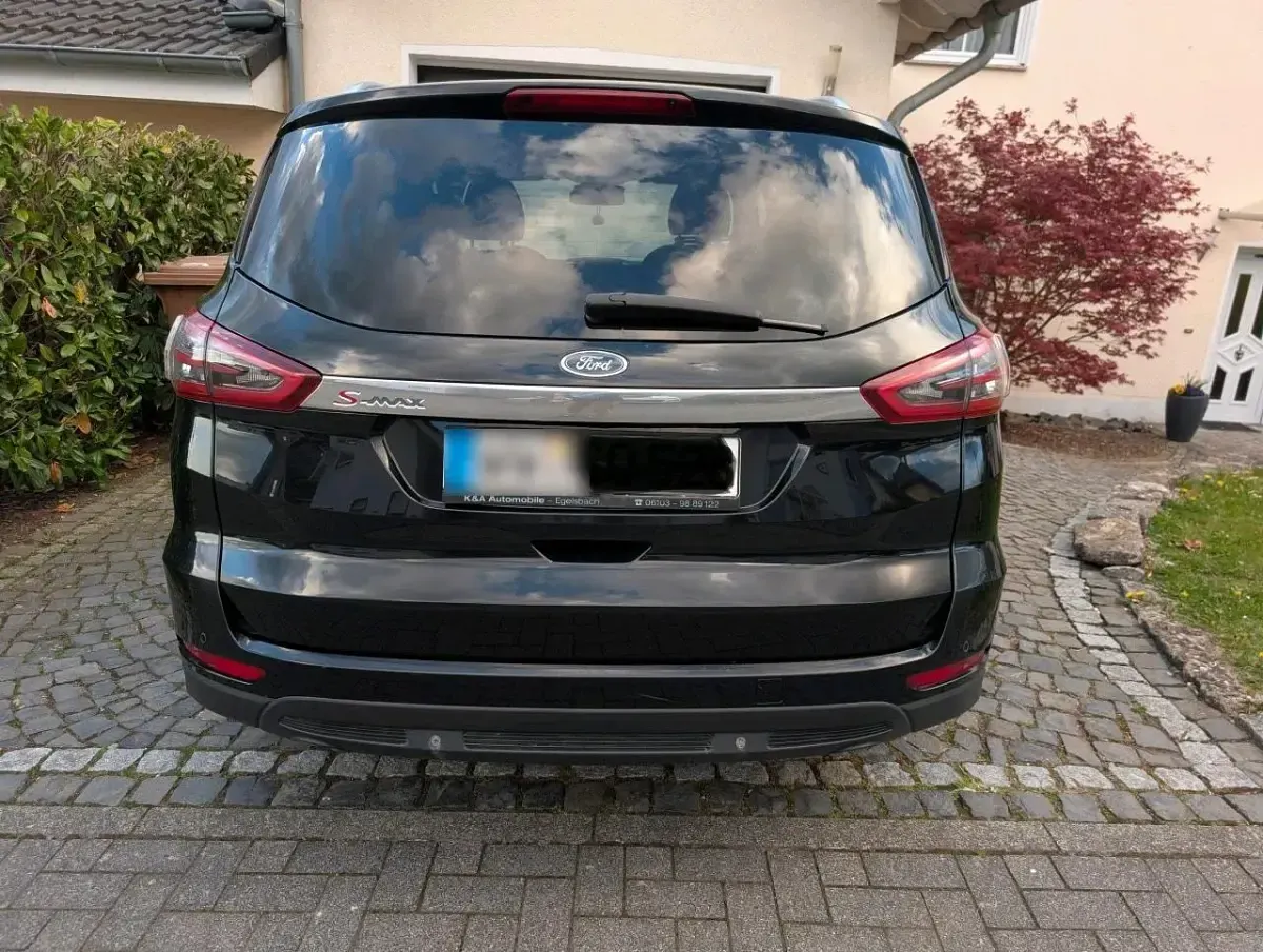 Gebraucht Ford S-MAX 140 PS (102 kW) 2026 Schwarz Van / Kleinbus