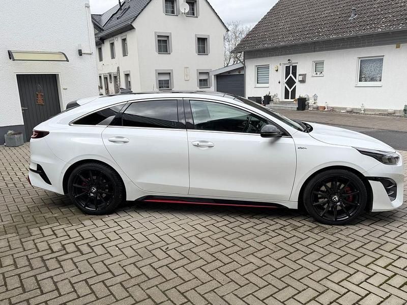Gebraucht Kia ProCeed GT 204 PS (150 kW) 2022 Weiß Kombi