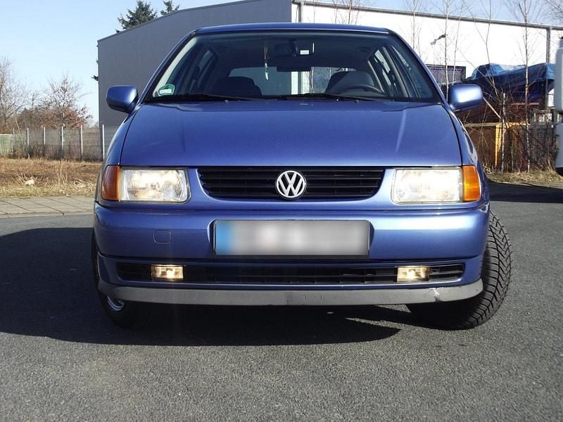 Gebraucht VW Polo 60 PS (44 kW) 1997 Blau Kleinwagen